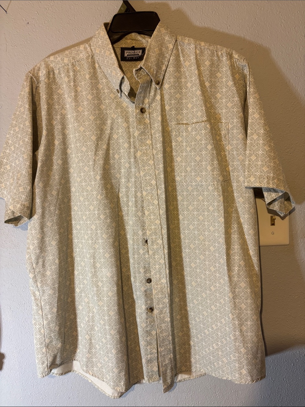Island Shores Men's Short-Sleeve Button-Down Shirt - Light Beige Pattern